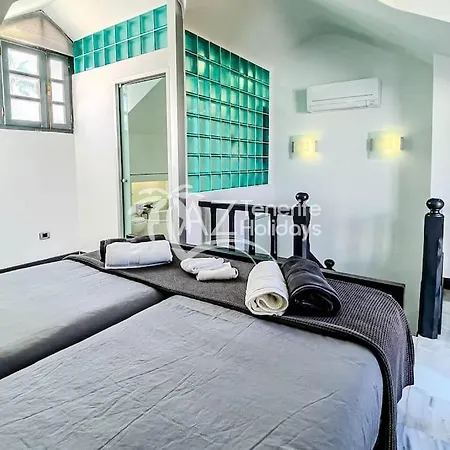 Fabulous House In Americas *